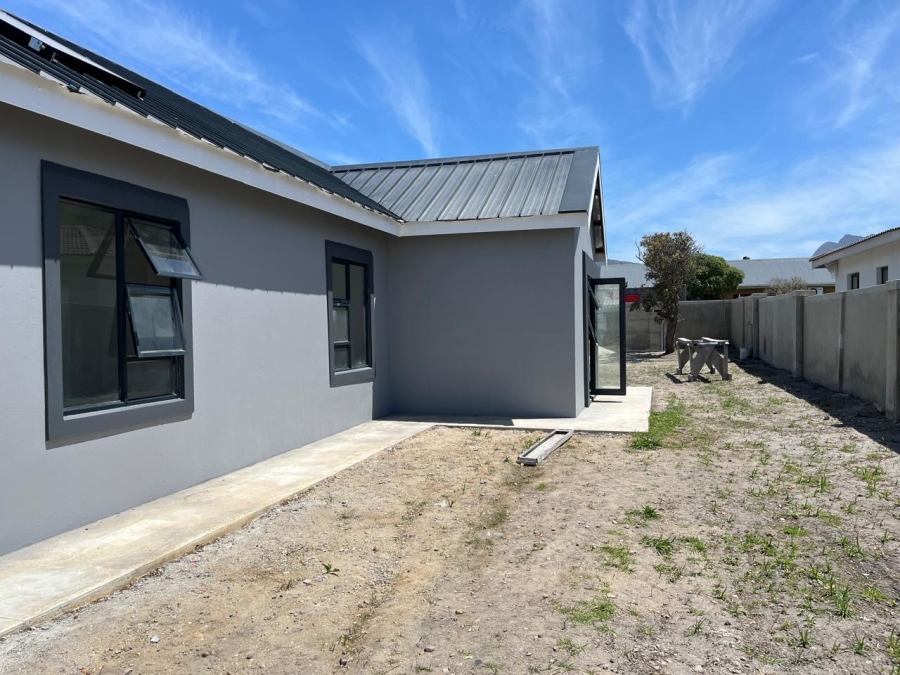 4 Bedroom Property for Sale in Kleinmond Western Cape